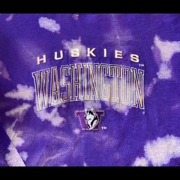 Huskies Crewneck - Picture 3 of 5